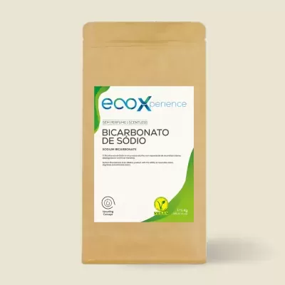 Embalagem de bicarbonato de sódio ecoxperience em saco de papel castanho com etiqueta branca e verde