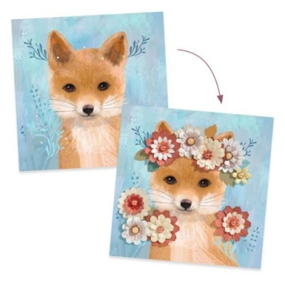 Ilustrações de raposa com fundo azul, uma com flores e outra sem