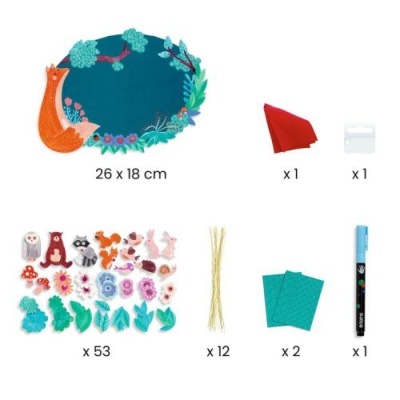 conjunto de artesanato com peças de feltro coloridas e acessórios organizados em fundo branco