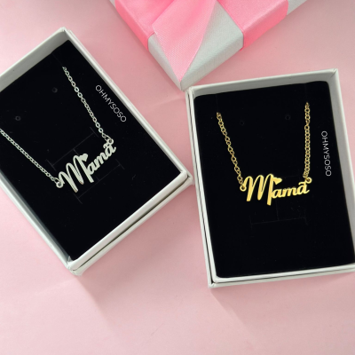 Colares Mamã em prata e dourado em caixas pretas com caixa de presente branca e fita rosa