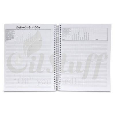 Caderno aberto com tabelas para rastreio de contactos em português