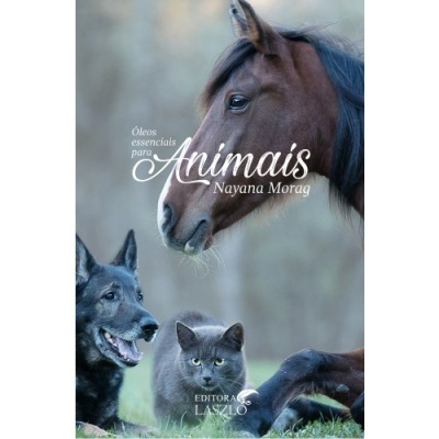 Capa de livro com um cavalo, um cão e um gato na relva e texto branco sobrepostos