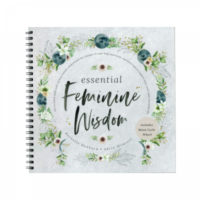 Livro essencial Feminine Wisdom com capa decorada de flores e folhas