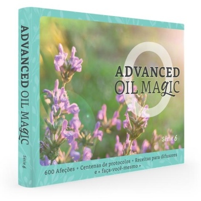 Caixa verde turquesa com flores lilases e texto Advanced Oil Magic