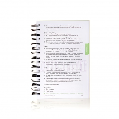 caderno espiral com páginas impressas em português e margem verde claro