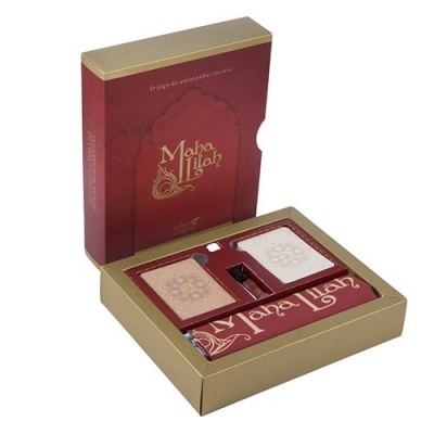 Caixa vermelha e dourada com jogo de cartas Maha Lilah