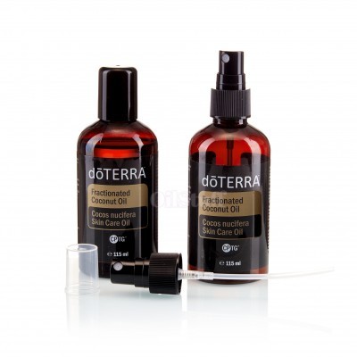 Dois frascos de óleo de coco fracionado dōTERRA em fundo branco