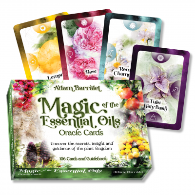 Caixa e cartas do oráculo Magic of the Essential Oils com imagens de plantas e textos em inglês.