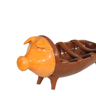 Barquinha de cerâmica em forma de porco castanho e laranja com textura brilhante
