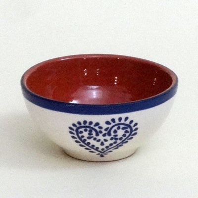 Tigela cerâmica vermelho interior branco com coração azul