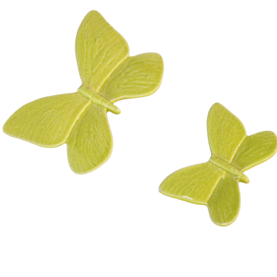 Duas borboletas decorativas verdes de cerâmica com textura
