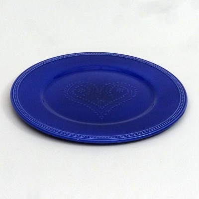 Prato raso azul decorado com coração em relevo