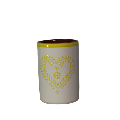 Caneca de cerâmica branca com coração amarelo e borda amarela