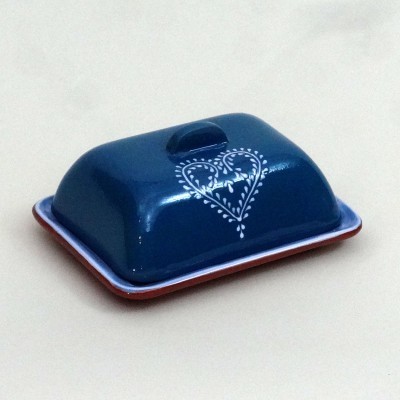 Mantegueira cerâmica azul com coração branco e base vermelha