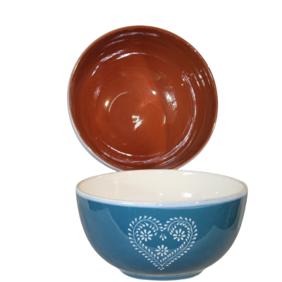 Conjunto de duas taças cerâmicas, castanha e azul com padrão de coração