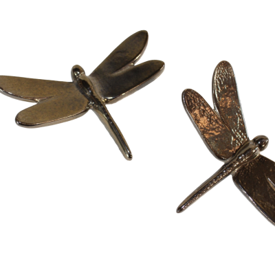 Dois pendentes metal bronzeado em forma de libélula