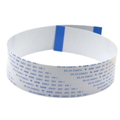 Cabo de fita flexível flat branco com pontas azuis e texto impresso.