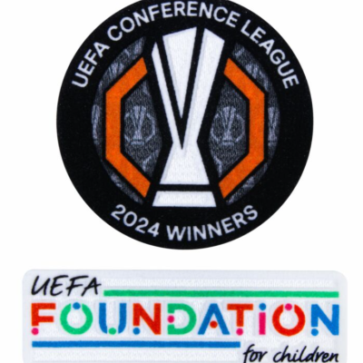 Dois emblemas bordados da UEFA Conference League e UEFA Foundation for children