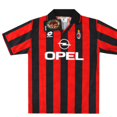 Camisola de futebol infantil vermelha e preta com logotipos e emblema AC Milan