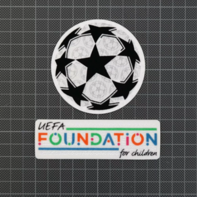 Autocolantes de bola de futebol e Fundação UEFA para crianças sobre fundo quadriculado