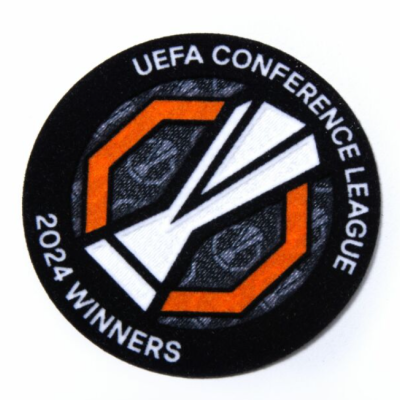 Insígnia redonda preta UEFA Conference League 2024 Winners com logótipo central
