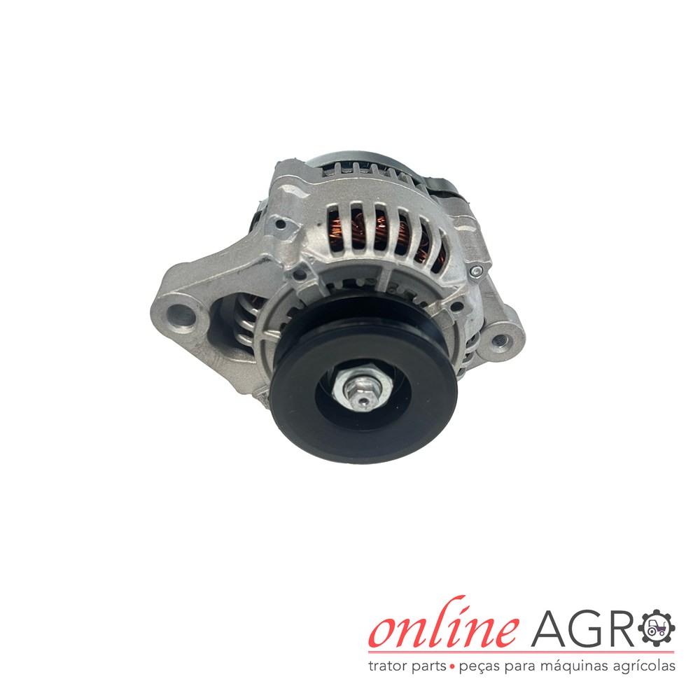 Alternador, Kubota, OAS120008PT Alternador metálico para maquinaria agrícola com polia preta em fundo branco