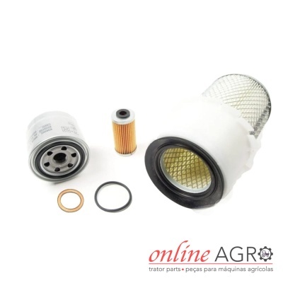 Conjunto de filtros para máquinas agrícolas sobre fundo branco, com anéis de vedação e logotipo online AGRO.
