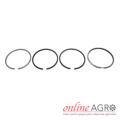 Conjunto de quatro anéis de metal para máquinas agrícolas com fundo branco