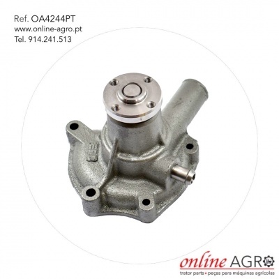 Bomba de água metálica cinza para máquinas agrícolas com parafusos visíveis