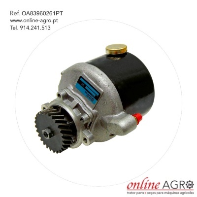 Peça mecânica metálica com engrenagem e etiqueta azul em fundo branco circular