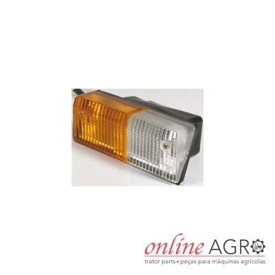 Farolim de trator com lente âmbar e transparente sobre fundo branco