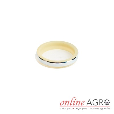 Anel creme com aro metálico prateado e logotipo online AGRO