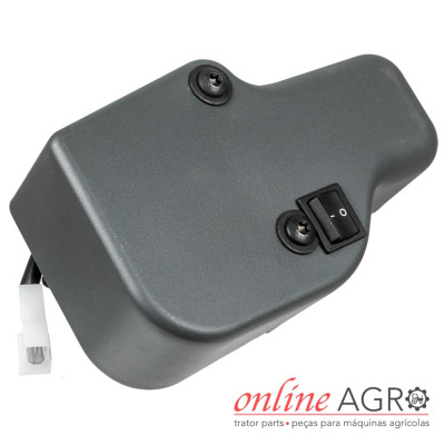 Peça elétrica cinza com interruptor e conector, fundo branco e logótipo online AGRO