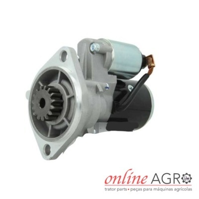 Motor de arranque metálico cinza e preto para máquinas agrícolas em fundo branco