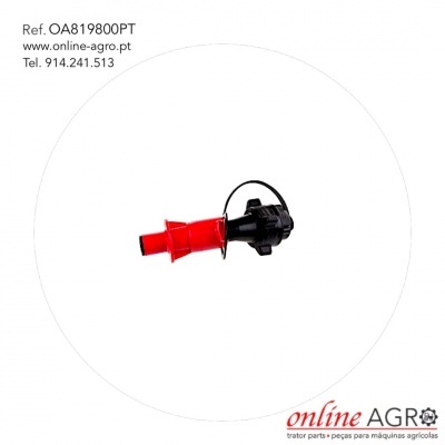 Peça agrícola vermelha e preta com texto e logotipos visíveis