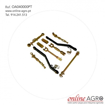 Peças metálicas douradas e pretas para máquinas agrícolas sobre fundo branco