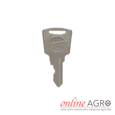 Chave metálica com gravação YANMAR sobre fundo branco e logotipo online AGR