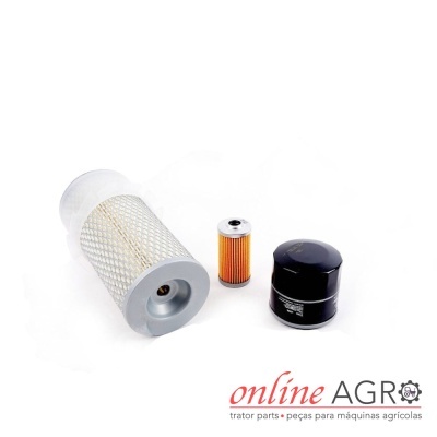 Filtros para máquinas agrícolas em fundo branco