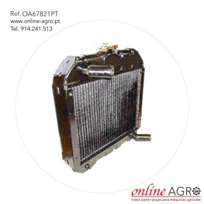 Radiador preto metálico para máquina agrícola com texto e logo