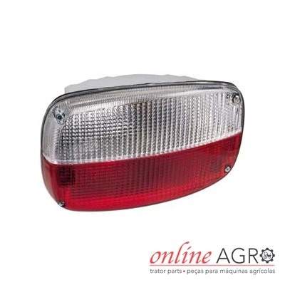 Luz traseira de veículo com lentes transparente e vermelha em fundo branco