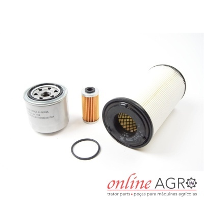 Três filtros automóveis cilíndricos com junta preta em fundo branco com logótipo Online Agro