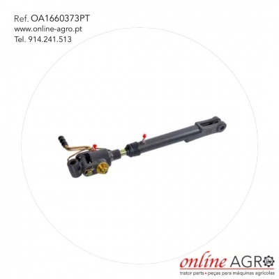 Peça preta para máquina agrícola com detalhes em metal e plástico no fundo branco.