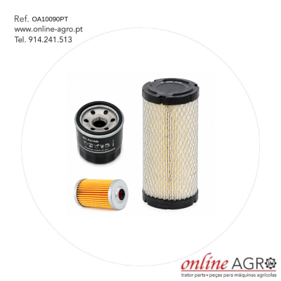 Três filtros para máquinas agrícolas em fundo branco