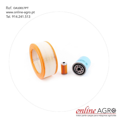 Três filtros para máquinas agrícolas com cores laranja, branco e azul sobre fundo branco.