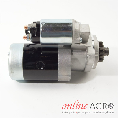 Motor de arranque para máquinas agrícolas com marca online AGRO em fundo branco