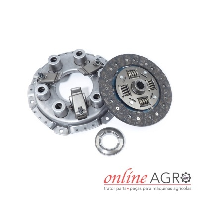 Conjunto de embraiagem metálico com disco texturizado e anel, fundo branco e texto online AGRO