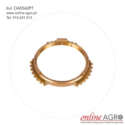 Anel metálico bronze com dentes sobre fundo branco com texto de referência e contacto