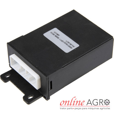 Módulo eletrónico preto com conector branco e etiqueta
