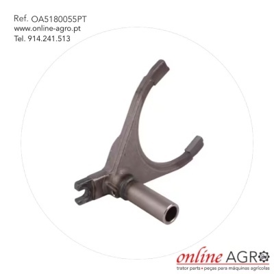 Garfo metálico cinzento para máquinas agrícolas com texto de referência e contacto da empresa online AGRO