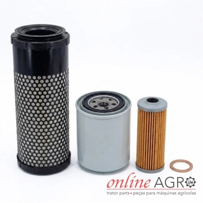 Três filtros para máquinas agrícolas em diferentes materiais e cores com fundo branco e logotipo online AGRO